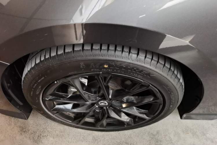 Used CHANGAN UNI-V 2024 1.5T Prestige Edition Exterior 4