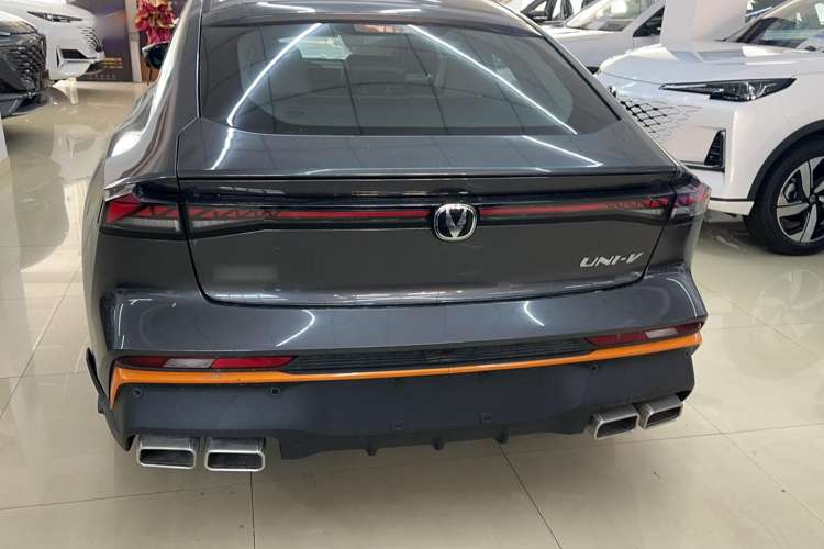 Used CHANGAN UNI-V 2024 1.5T Prestige Sport Edition Exterior 5