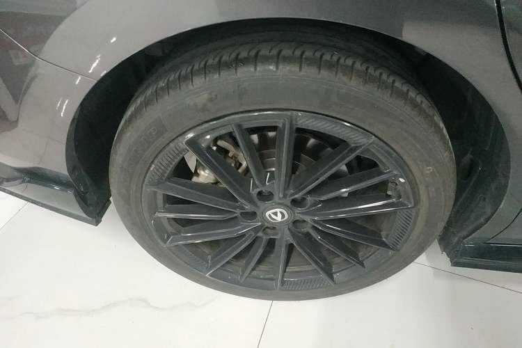 Used CHANGAN UNI-V 2024 2.0T Classic Sport Edition Exterior 5