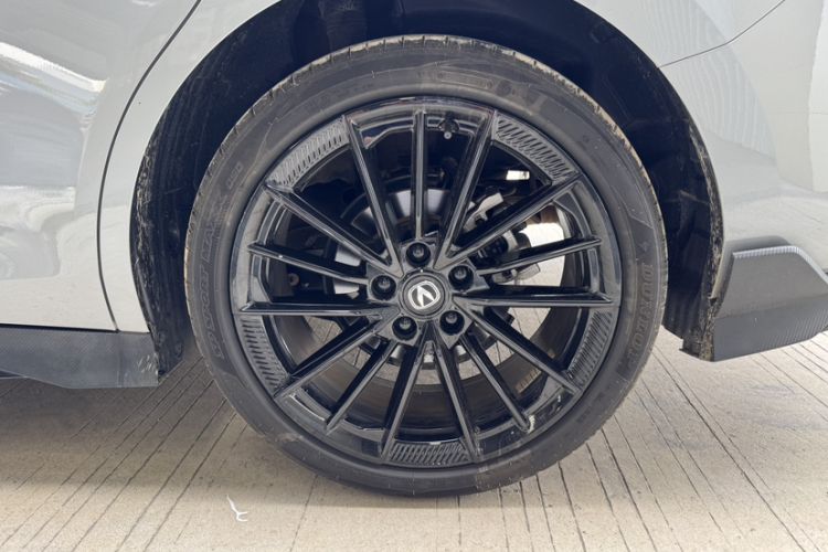 Used CHANGAN UNI-V 2024 1.5T Prestige Sport Edition Exterior 5