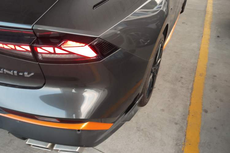 Used CHANGAN UNI-V 2024 1.5T Prestige Sport Edition Exterior 6