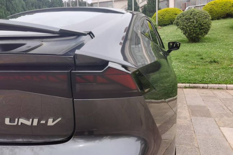 Used CHANGAN UNI-V 2024 1.5T Prestige Edition Exterior 8