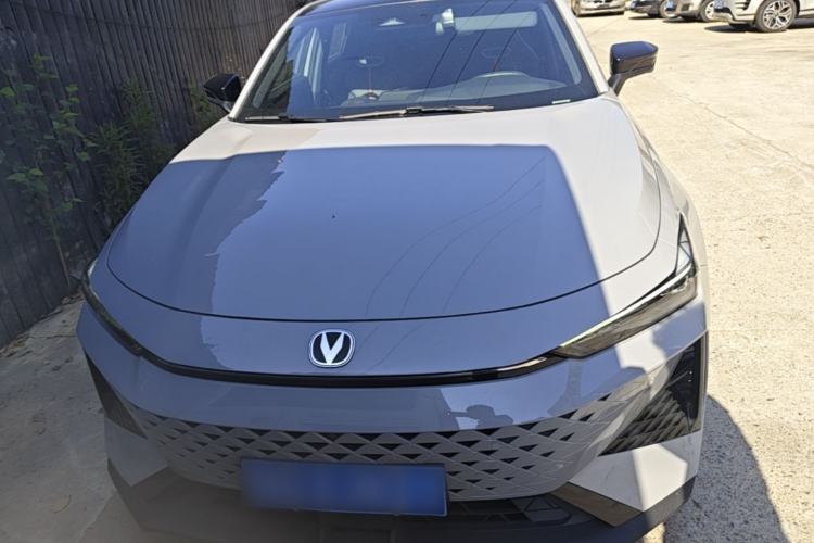 Used CHANGAN UNI-V 2024 1.5T Prestige Edition Front
