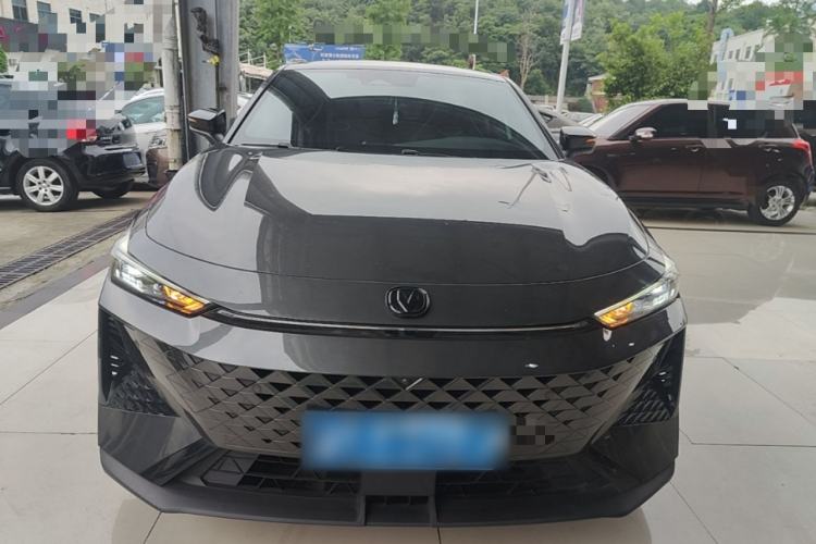 Used CHANGAN UNI-V 2024 1.5T Prestige Edition Front