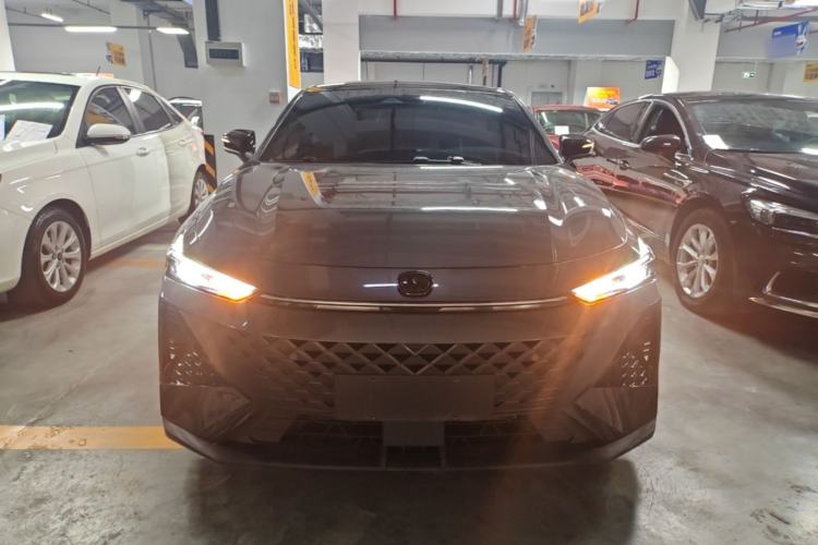 Used CHANGAN UNI-V 2024 1.5T Prestige Edition Front