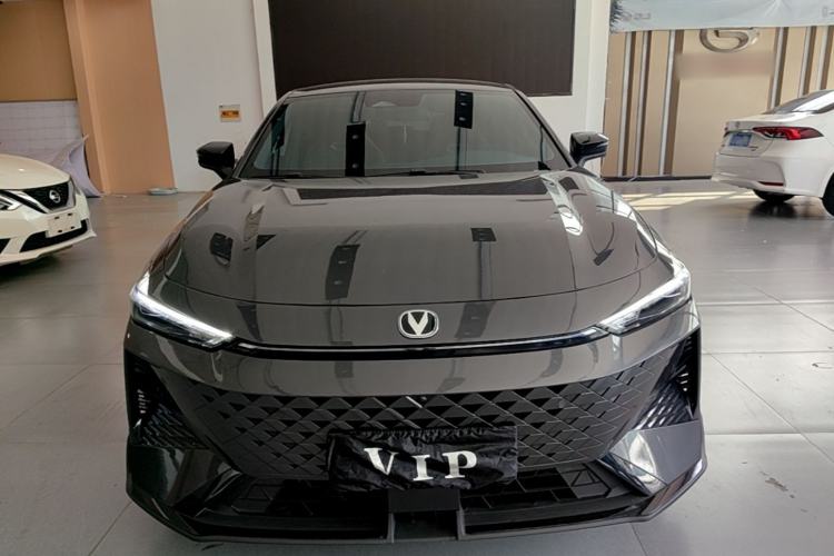 Used CHANGAN UNI-V 2024 1.5T Prestige Sport Edition Front