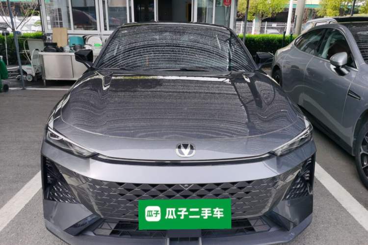 Used CHANGAN UNI-V 2024 1.5T Prestige Edition Front