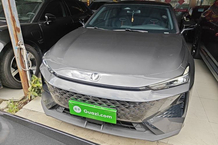 Used CHANGAN UNI-V 2024 1.5T Prestige Edition Front