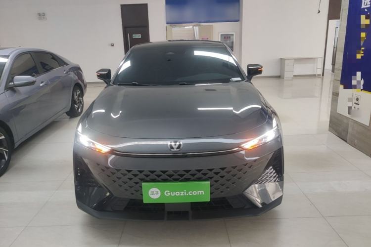 Used CHANGAN UNI-V 2024 1.5T Prestige Edition Front