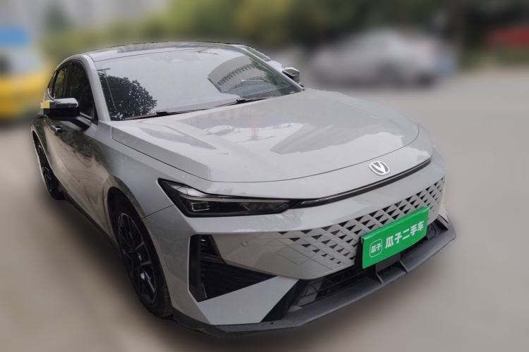 Used CHANGAN UNI-V 2024 1.5T Prestige Edition Front Right 45 Deg