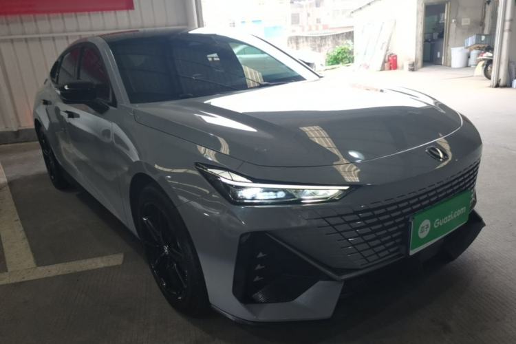 Used CHANGAN UNI-V 2024 1.5T High-Energy Version Front Right 45 Deg