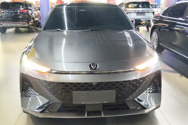 Used CHANGAN UNI-V 2024 1.5T Prestige Edition Front
