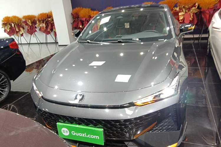 Used CHANGAN UNI-V 2024 1.5T Prestige Sport Edition Front