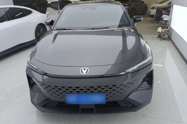 Used CHANGAN UNI-V 2024 1.5T Prestige Edition Front