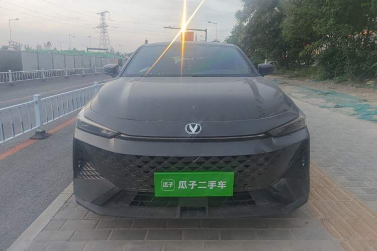 Used CHANGAN UNI-V 2024 1.5T Prestige Edition Front