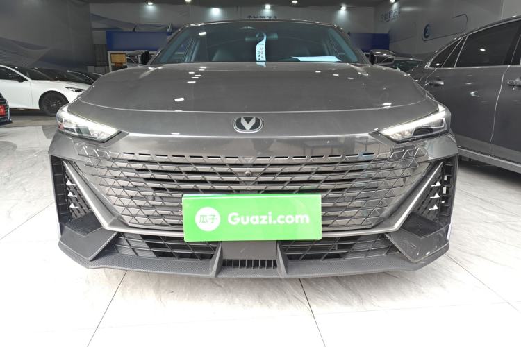 Used CHANGAN UNI-V 2024 1.5T High-Energy Version Front