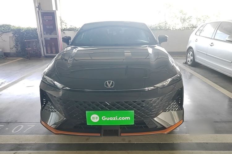 Used CHANGAN UNI-V 2024 1.5T Prestige Sport Edition Front