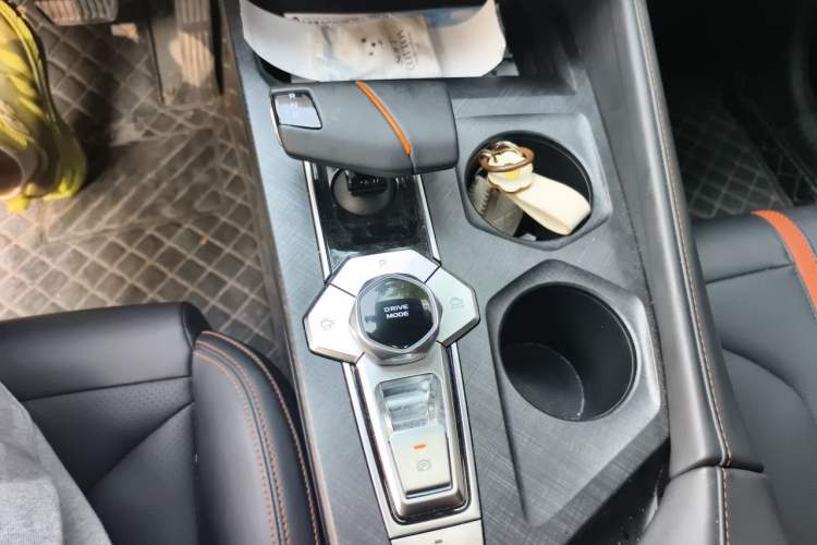 Used CHANGAN UNI-V 2024 1.5T Prestige Edition Gear Lever