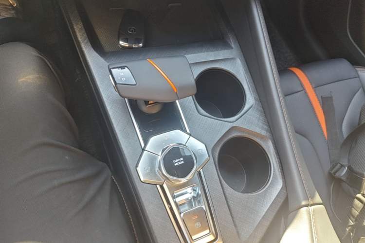 Used CHANGAN UNI-V 2024 1.5T Prestige Edition Gear Lever