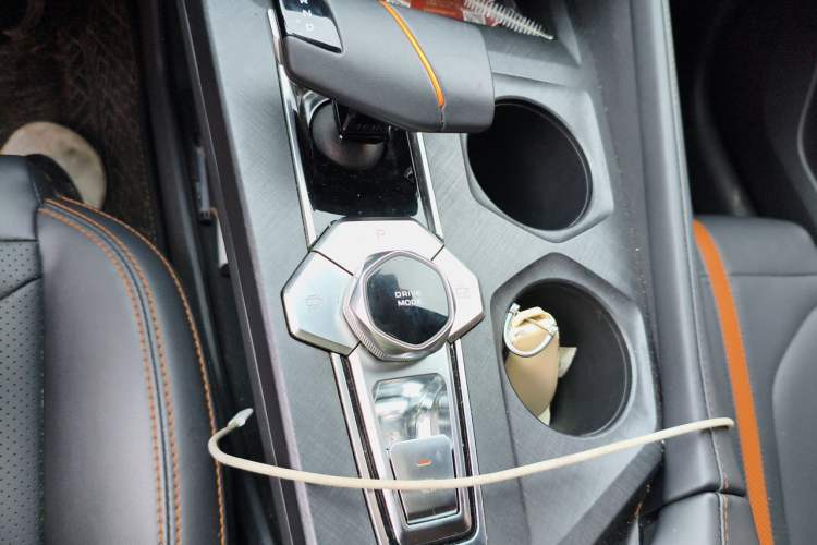 Used CHANGAN UNI-V 2024 1.5T Prestige Edition Gear Lever