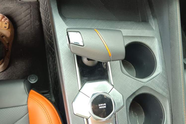 Used CHANGAN UNI-V 2024 1.5T Prestige Sport Edition Gear Lever