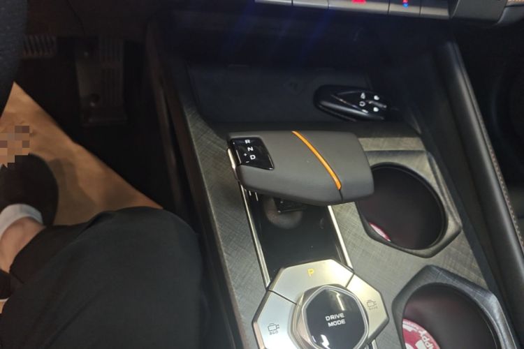 Used CHANGAN UNI-V 2024 1.5T High-Energy Version Gear Lever