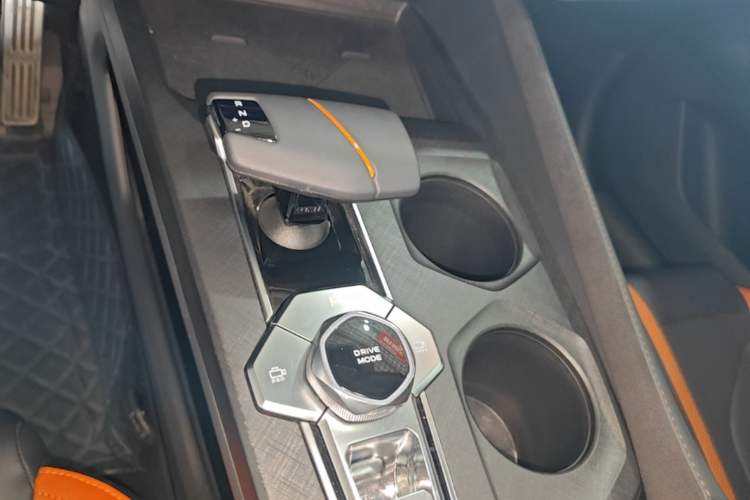 Used CHANGAN UNI-V 2024 1.5T Prestige Sport Edition Gear Lever