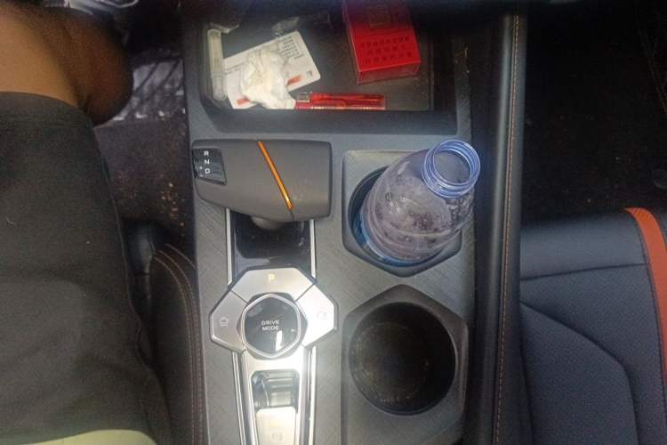 Used CHANGAN UNI-V 2024 1.5T Prestige Edition Gear Lever