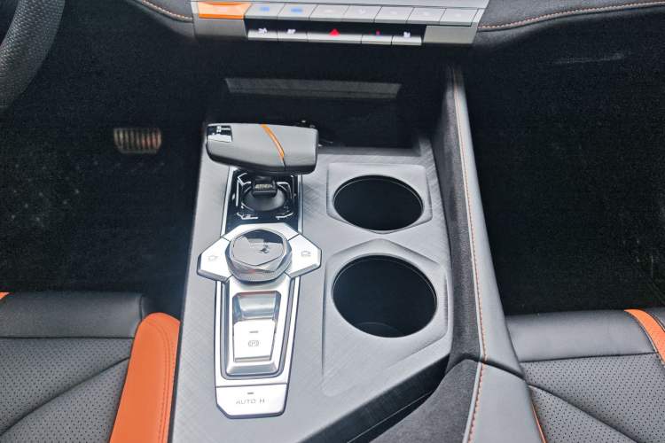Used CHANGAN UNI-V 2024 1.5T Prestige Sport Edition Gear Lever