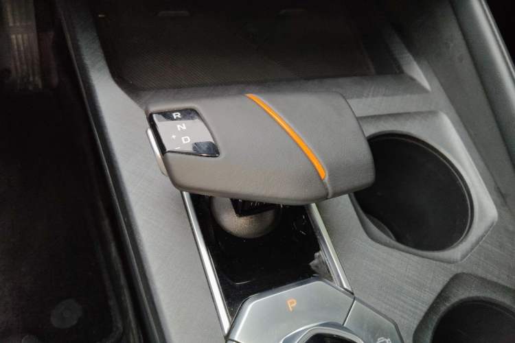 Used CHANGAN UNI-V 2024 1.5T Prestige Edition Gear Lever