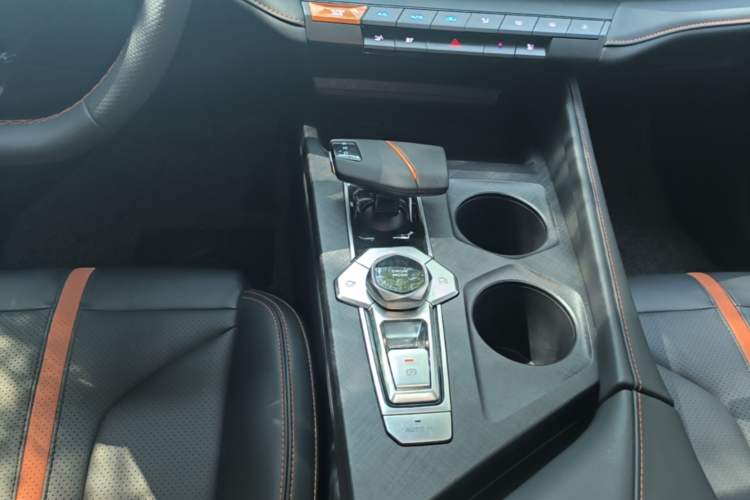 Used CHANGAN UNI-V 2024 1.5T Prestige Edition Gear Lever