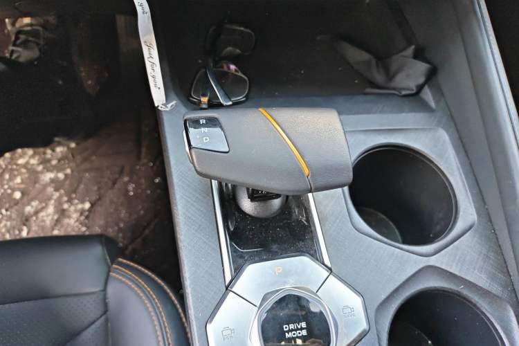 Used CHANGAN UNI-V 2024 1.5T Prestige Edition Gear Lever