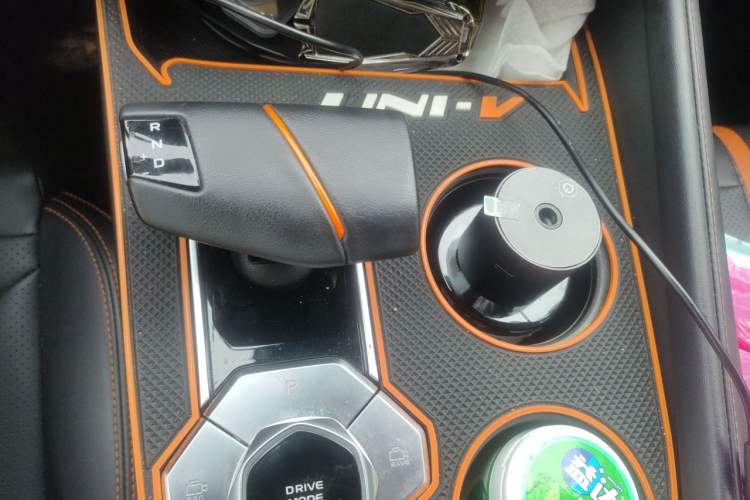 Used CHANGAN UNI-V 2024 1.5T Prestige Edition Gear Lever