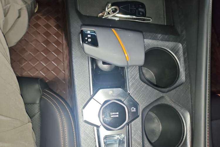 Used CHANGAN UNI-V 2024 1.5T Prestige Edition Gear Lever