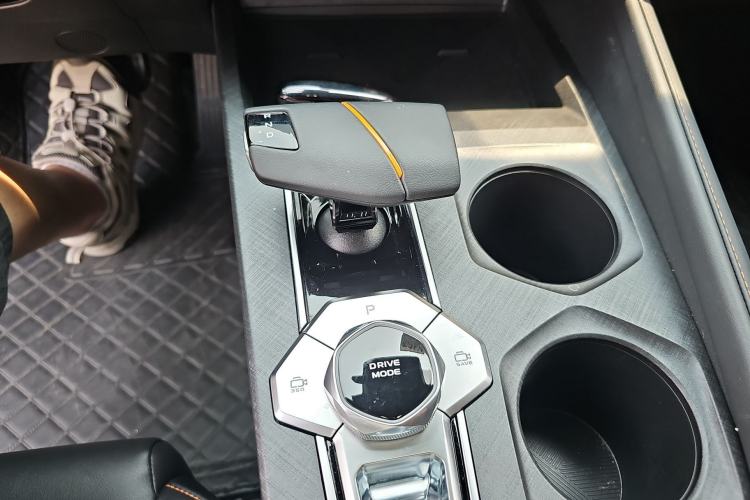 Used CHANGAN UNI-V 2024 1.5T Prestige Edition Gear Lever