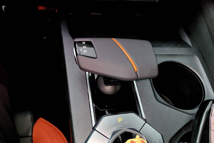 Used CHANGAN UNI-V 2024 1.5T Prestige Sport Edition Gear Lever