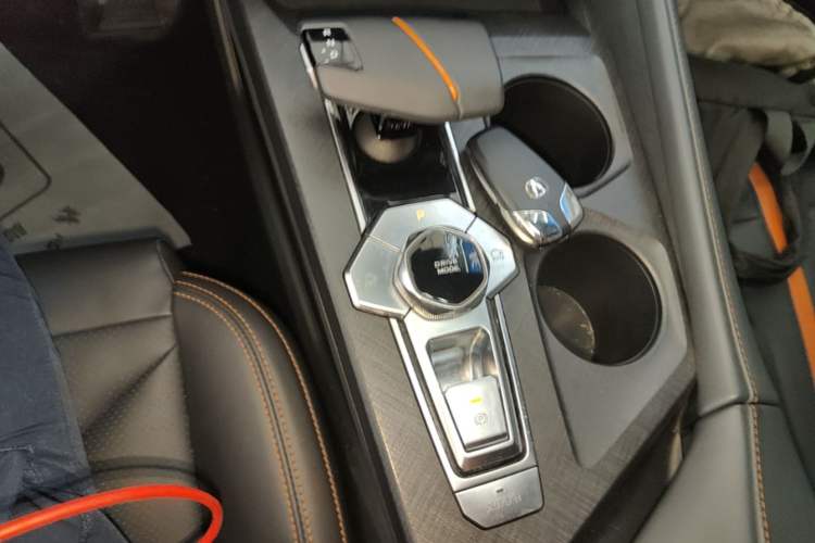 Used CHANGAN UNI-V 2024 1.5T Prestige Edition Gear Lever