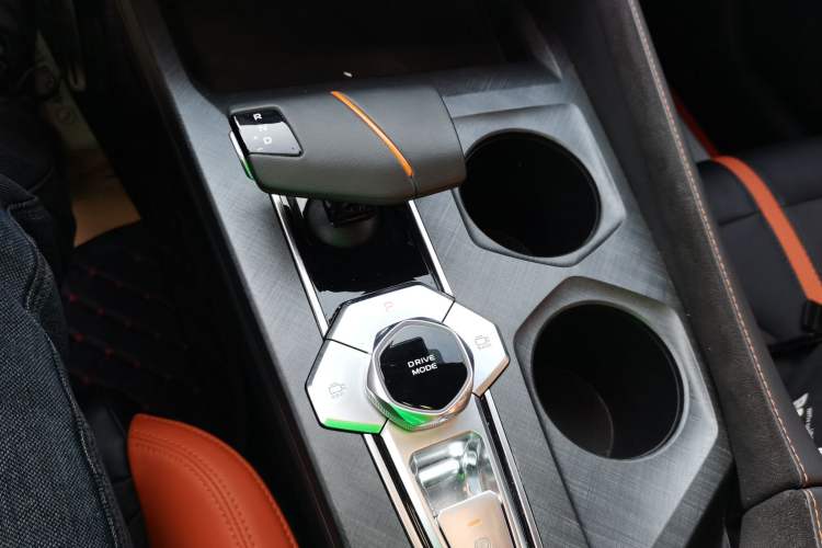 Used CHANGAN UNI-V 2024 1.5T Prestige Sport Edition Gear Lever