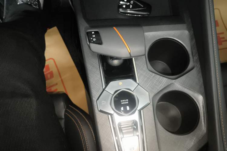 Used CHANGAN UNI-V 2024 1.5T Prestige Edition Gear Lever