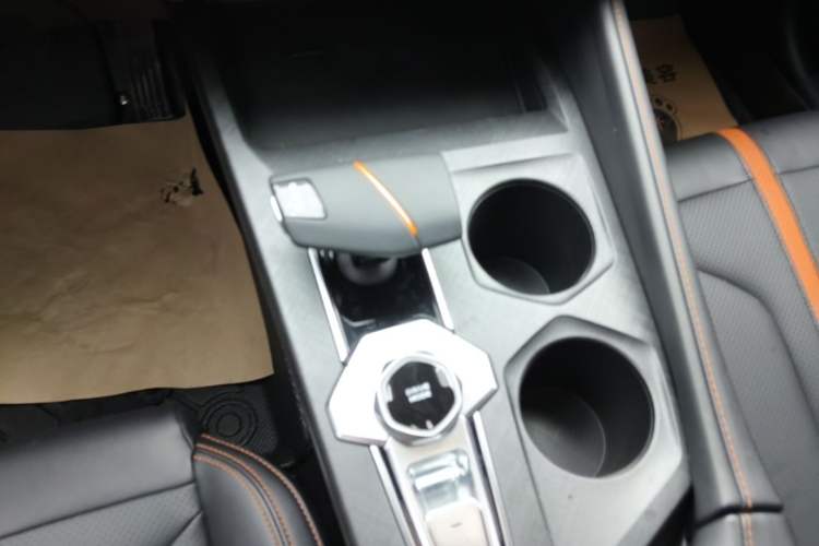 Used CHANGAN UNI-V 2024 1.5T Prestige Edition Gear Lever