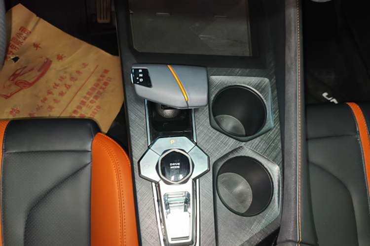 Used CHANGAN UNI-V 2024 1.5T Prestige Sport Edition Gear Lever