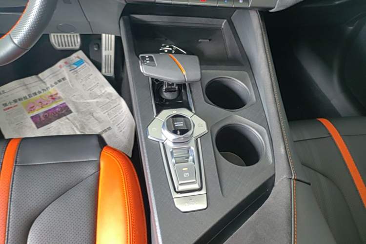 Used CHANGAN UNI-V 2024 1.5T Prestige Sport Edition Gear Lever