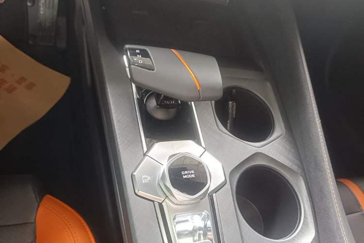 Used CHANGAN UNI-V 2024 1.5T Prestige Sport Edition Gear Lever