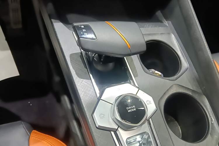 Used CHANGAN UNI-V 2024 1.5T Prestige Sport Edition Gear Lever