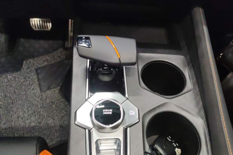 Used CHANGAN UNI-V 2024 1.5T Prestige Sport Edition Gear Lever