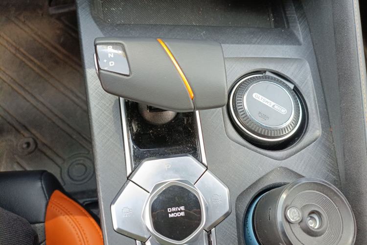 Used CHANGAN UNI-V 2024 1.5T Prestige Sport Edition Gear Lever