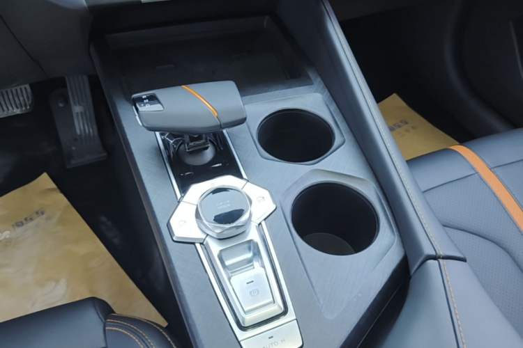 Used CHANGAN UNI-V 2024 1.5T Prestige Edition Gear Lever
