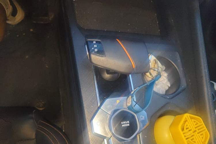 Used CHANGAN UNI-V 2024 1.5T Prestige Edition Gear Lever