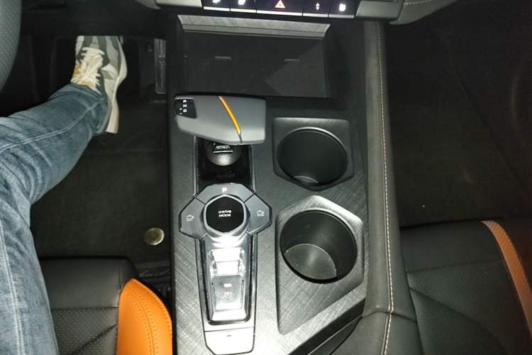 Used CHANGAN UNI-V 2024 1.5T Prestige Sport Edition Gear Lever