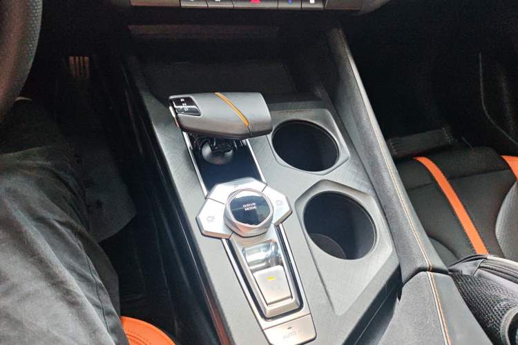 Used CHANGAN UNI-V 2024 1.5T Prestige Sport Edition Gear Lever